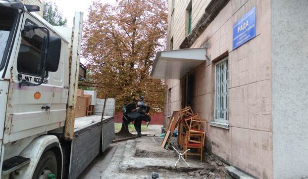 Мэр Покровска позаботился о ремонте офиса совета ветеранов
