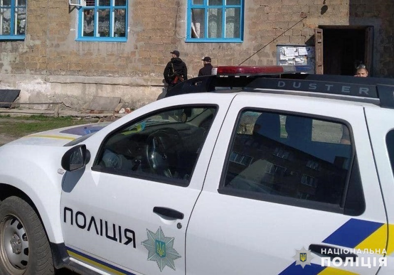 В Торецке мать оставила двоих маленьких детей, соседи вызвали полицию