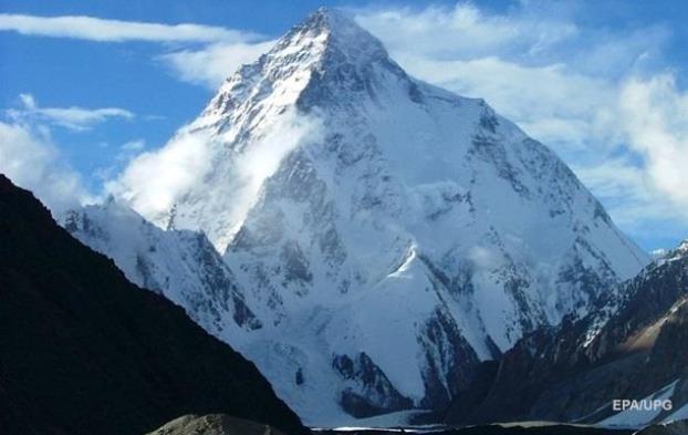 На Эвересте в этом месяце погибли шесть альпинистов – СМИ
