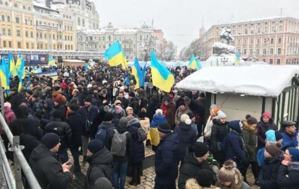 В центре Киева задержали двух вооруженных мужчин