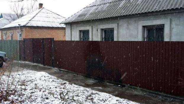 В Славянске подожгли забор возле дома журналиста