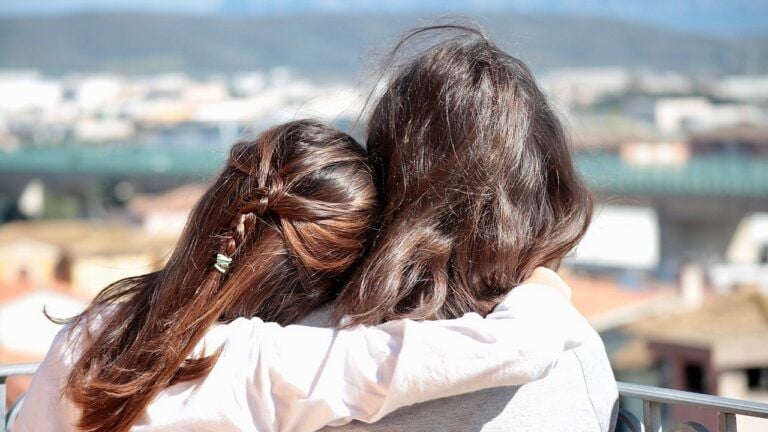 Что должны знать родители о новых правилах выезда детей за границу