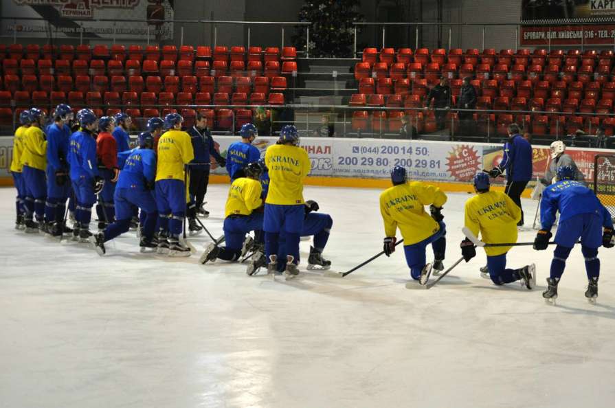 Украинская хоккейная молодежка начала подготовку к турниру в Литве