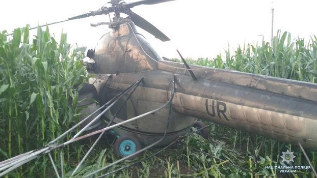 На Черниговщине пьяный пилот вертолета оставил без света 5 сел
