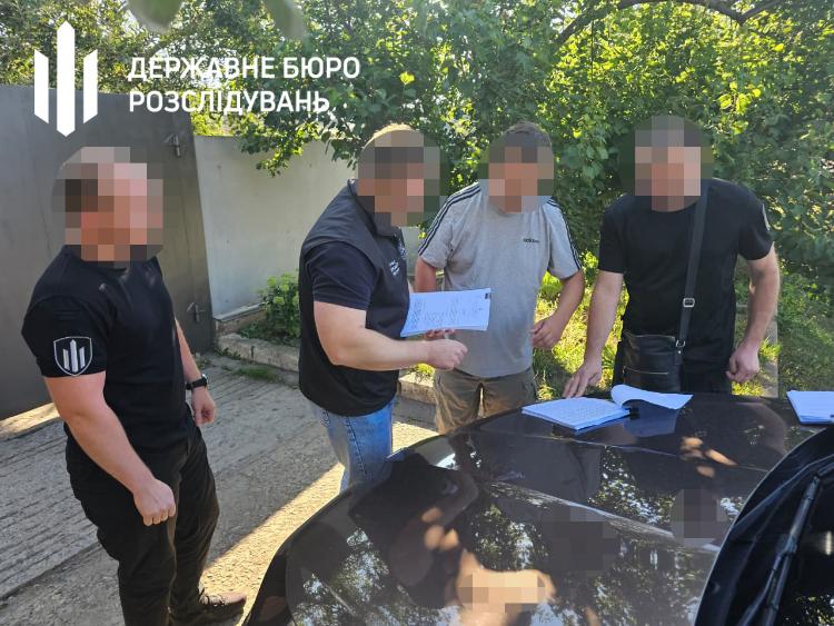 В Донецкой области разоблачена схема: Суд за 3 тыс. долларов помогал мужчинам выезжать за границу