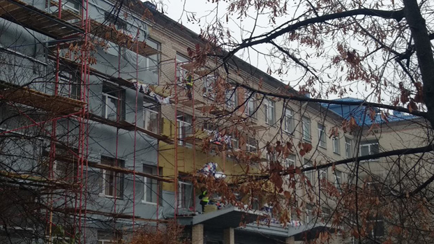 В Славянске продолжается реконструкция родильного дома