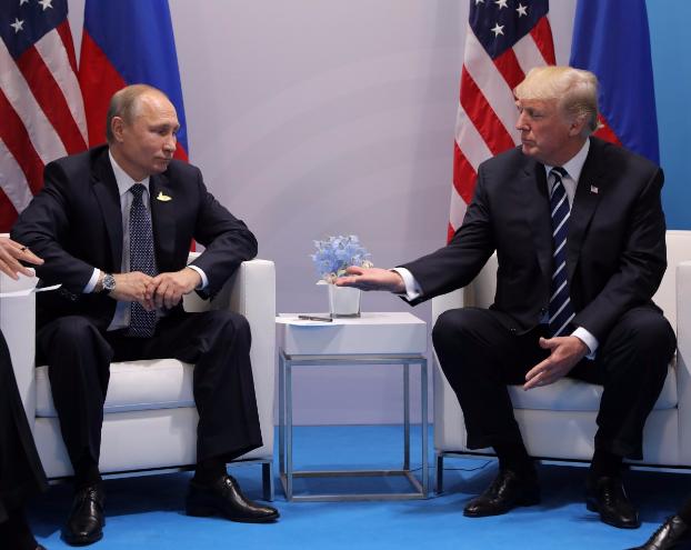 Порошенко заявляет, что его подробно проинформировали о переговорах Трампа и Путина