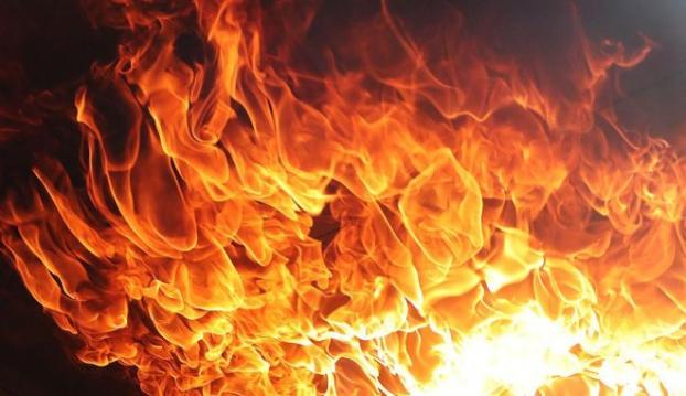 При пожаре в частном доме в Горловке погибли два человека