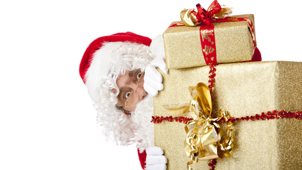 Фискалы советуют: Гоните в шею Деда Мороза с дорогими подарками
