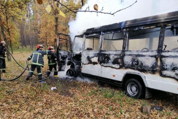 Под Киевом сгорел пассажирский автобус