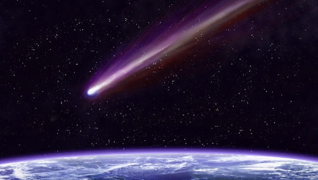 К Земле летят две кометы 