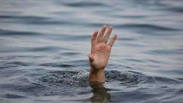 На Донбассе полицейский утонул во время отпуска, спасая собственную дочь