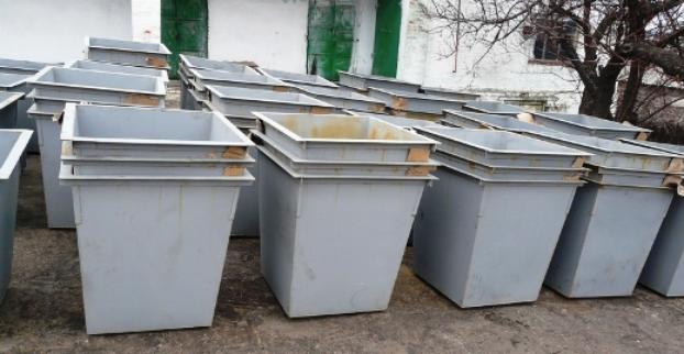 В краматорском поселке Красноторка за ночь украли сразу 17 мусорных баков