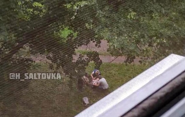 В Харькове ребенок выпал с балкона многоэтажки