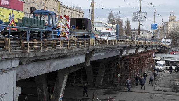 Видео демонтажа Шулявского моста появилось в сети 