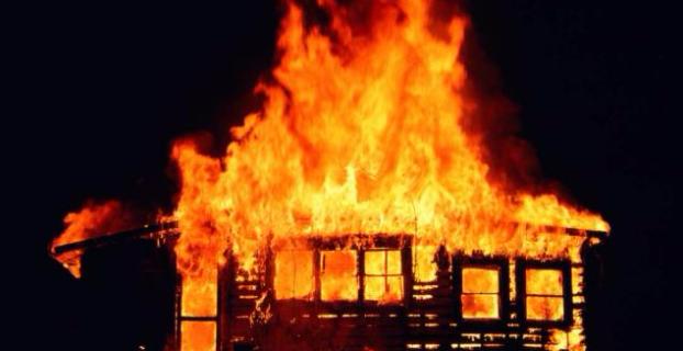Чёрная пятница: Сгорело два дома перед прошлыми выходными в Краснолиманском районе 