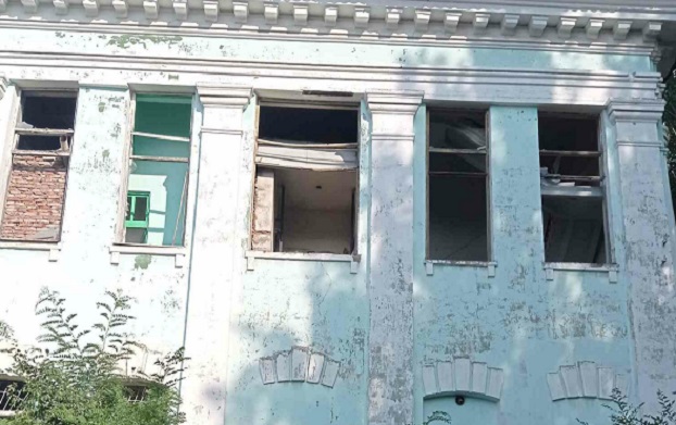 Константиновку сегодня вновь обстреляли, повреждены здания