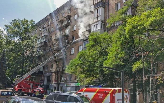 В центре Киева горела многоэтажка