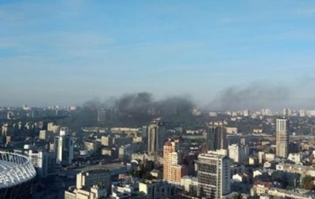 Пожар в центре Киева: горит офисное здание