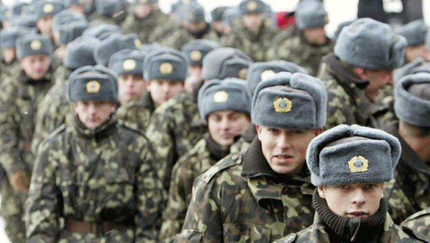 В феврале в армию начнут призывать мужчин с высшим образованием