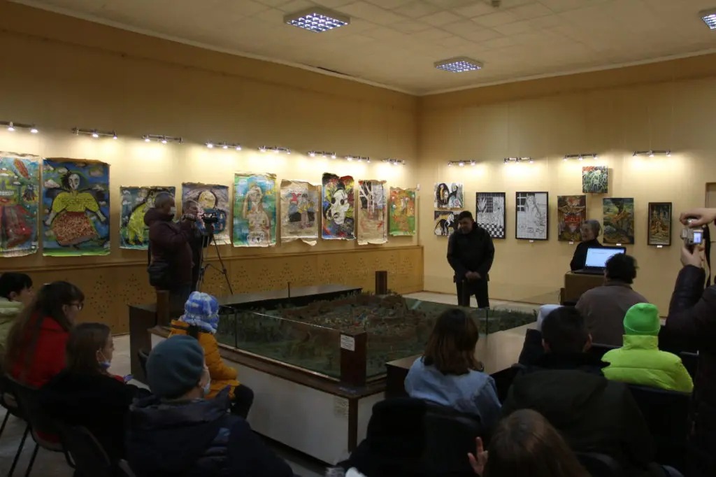В Бахмуте проходит выставка картин местных художников