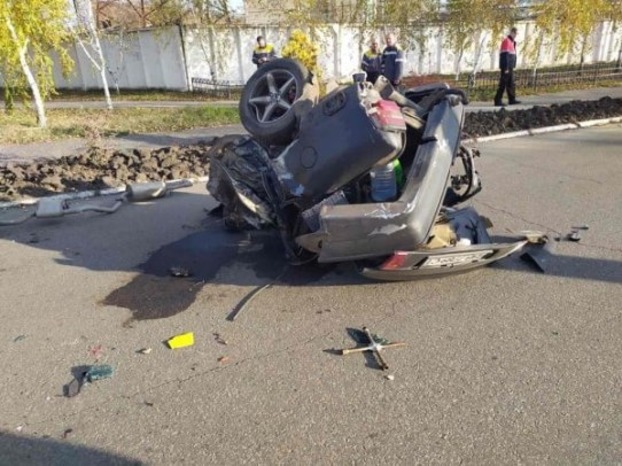 ДТП на Луганщине: авто разорвало пополам