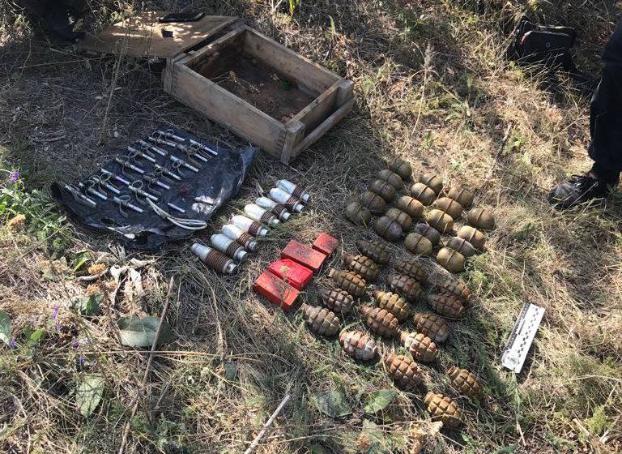 Вблизи линии разграничения в Луганской области обнаружили тайник боеприпасов