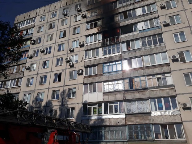 В Мариуполе произошел пожар в многоэтажном жилом доме