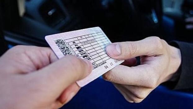 Житель Константиновки купил в Инстаграм поддельное водительское удостоверение