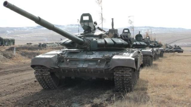 Полторак рассказал, какую военную технику РФ подвела к украинской границе