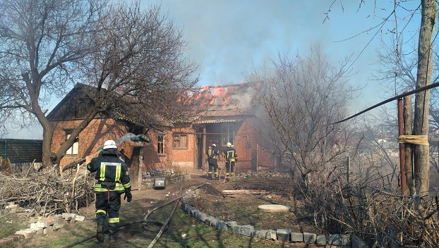 В Славянске ликвидировали пожар в частном доме