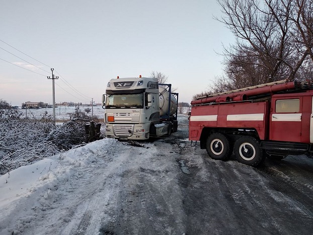 За сутки спасатели Донетчины помогли отбуксировать 6 автомобилей