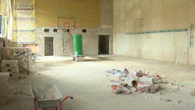 В Торецке капитально ремонтируют школу по президентской программе