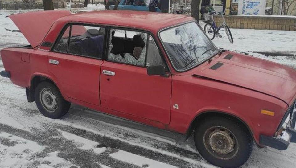 В Донецкой области мужчина бросил в продавца гранату: погиб случайный прохожий