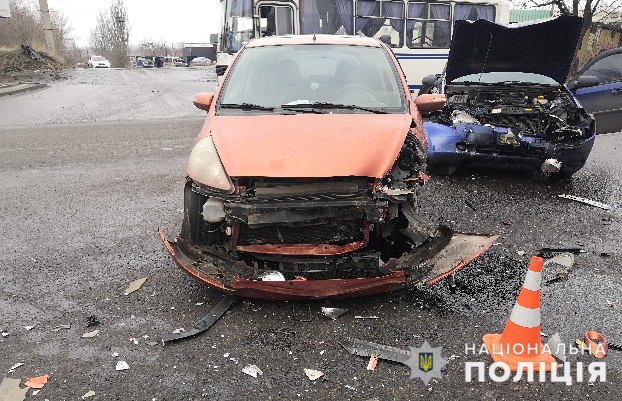 В Краматорске столкнулись два авто: пострадавшие есть с обеих сторон
