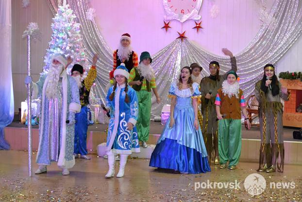 Мастера культуры Покровска подарили юным горожанам праздник