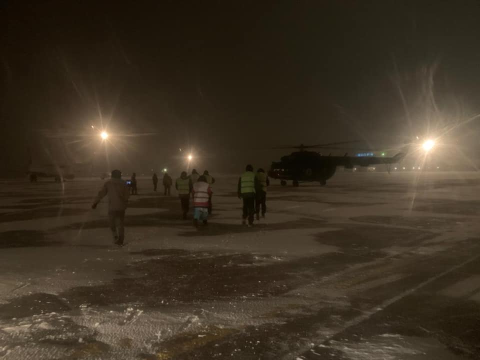 Выпал из окна: В Бахмуте ребенка эвакуировали военным вертолетом в Днепр