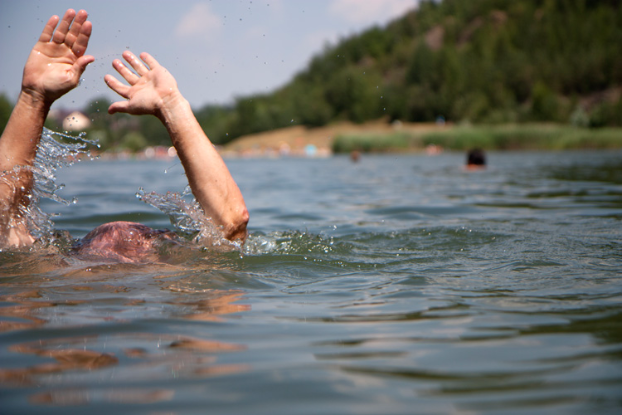 В Краматорском озере утонул мужчина
