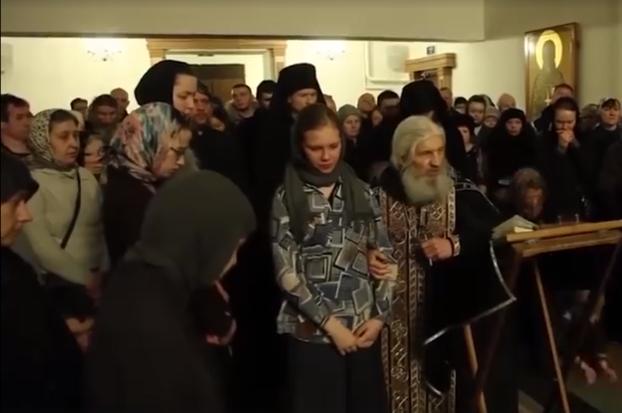 Священник РПЦ изгонял «компьютерного беса и князя тьмы Эйфона»: видео