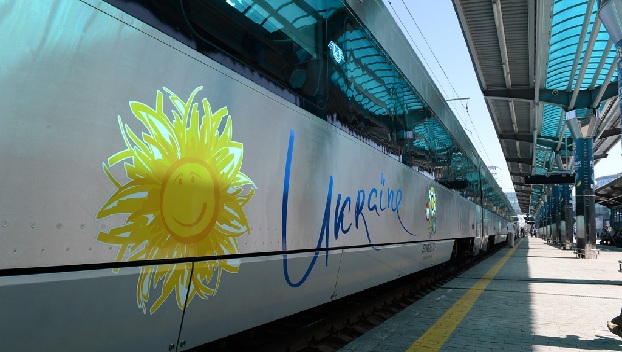 Из-за сбоев на сайте «Укрзализныци» на вокзале Киева собрались очереди