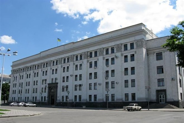Глава Луганской ОГА выступил против выборов в прифронтовых районах