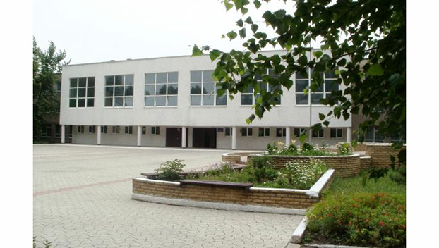 Из-за ремонта ученики опорной школы Покровска будут учиться в две смены