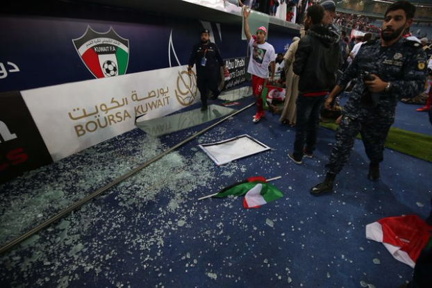 В Кувейте во время матча обрушилось заграждение трибуны – пострадали 40 человек