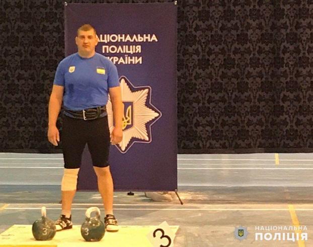 Участковый офицер полиции из Покровска стал участником Всеукраинского турнира по гиревому спорту