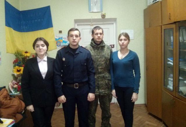 В Артемовске «Лига будущих полицейских» помогла правоохранителям в работе со школьниками
