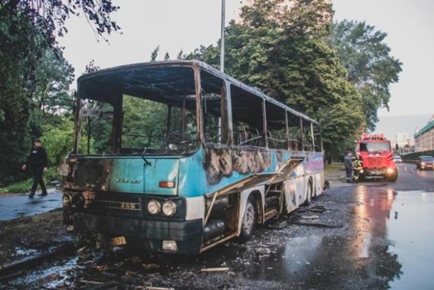 В Киеве сгорел пассажирский автобус