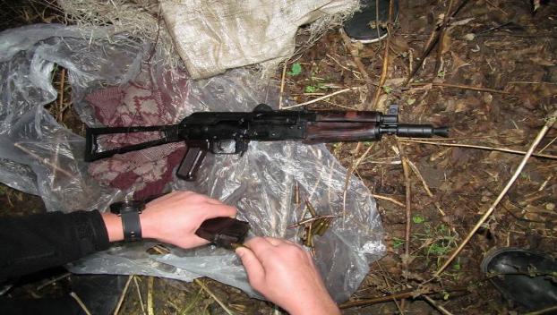 Браконьер застрелил кабана из автомата погибших воинов ВСУ в Донецкой области