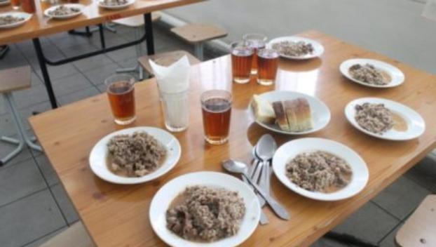 В Славянске увеличат стоимость питания в школах