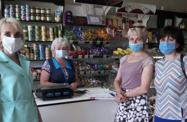 Как в торговых точках соблюдают противоэпидемические меры, проверили в Константиновском районе