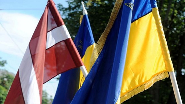 Латвия открывает почетное консульство в Славянске 